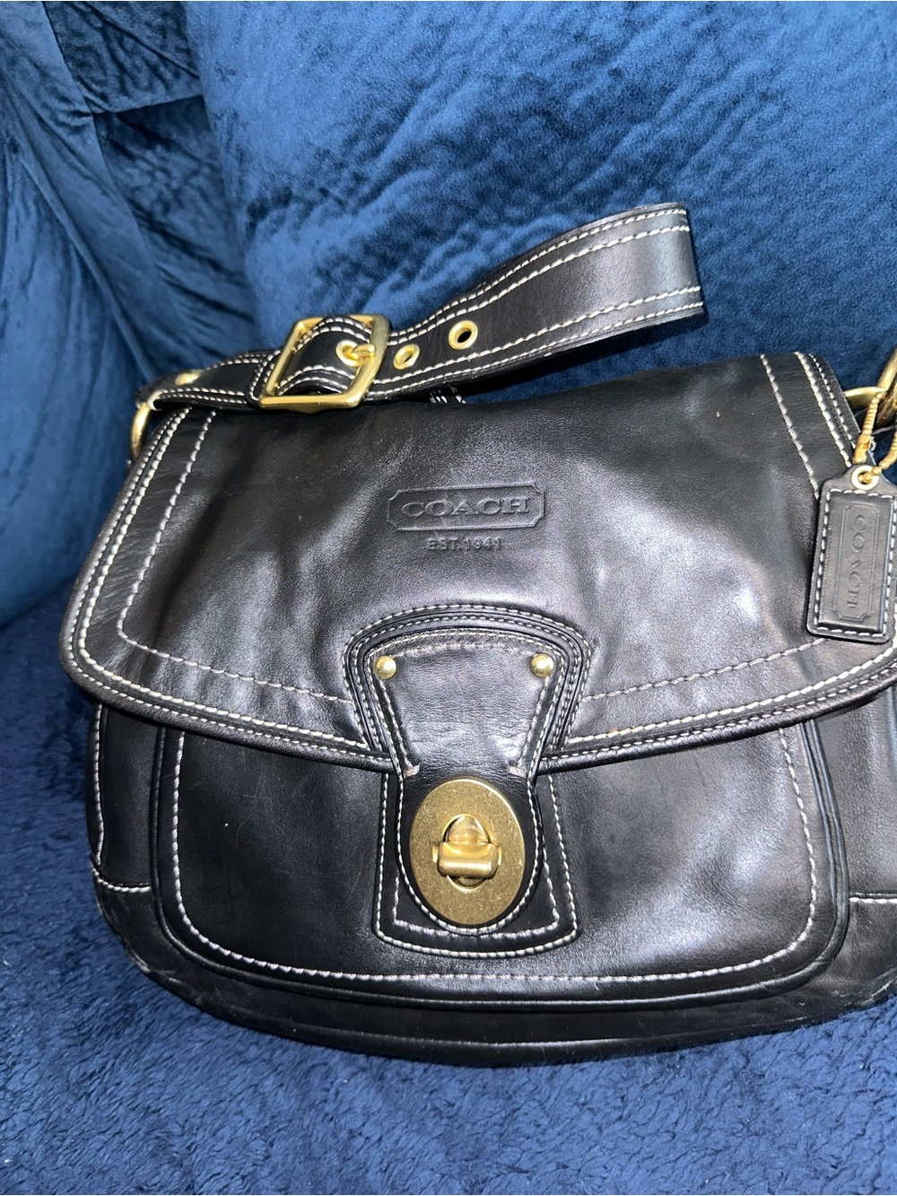 Coach Black Leather Shoulder Bag with Gold Turnlock